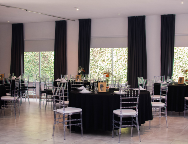 SALON EN HURLINGHAM