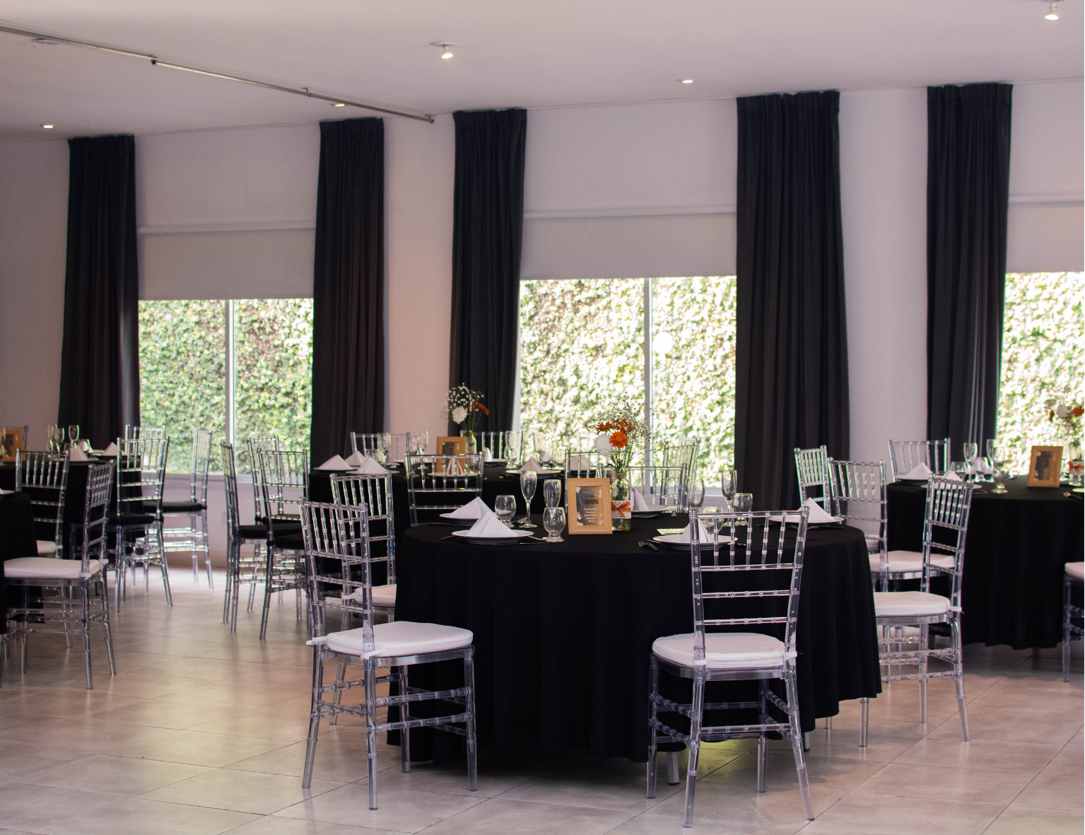 SALON EN HURLINGHAM